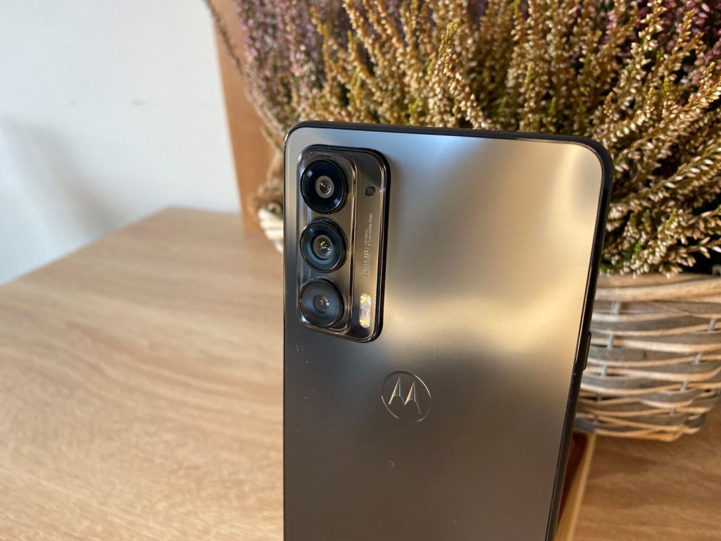 Motorola edge 20 